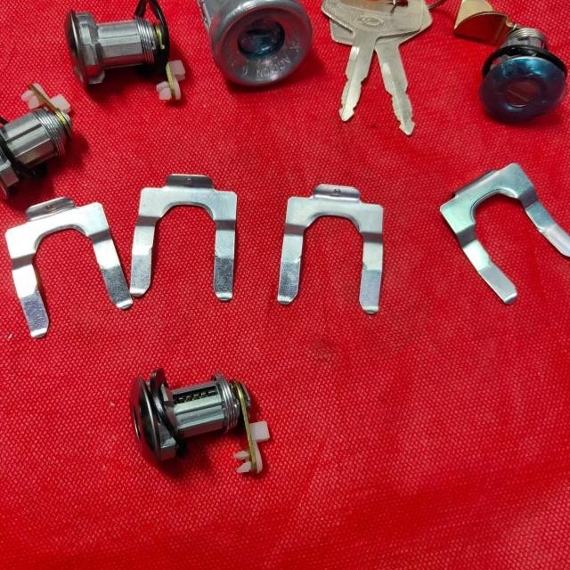 ' 6A9 Kunci kontak set dgn kunci pintu & kunci tangki taft gt ❉