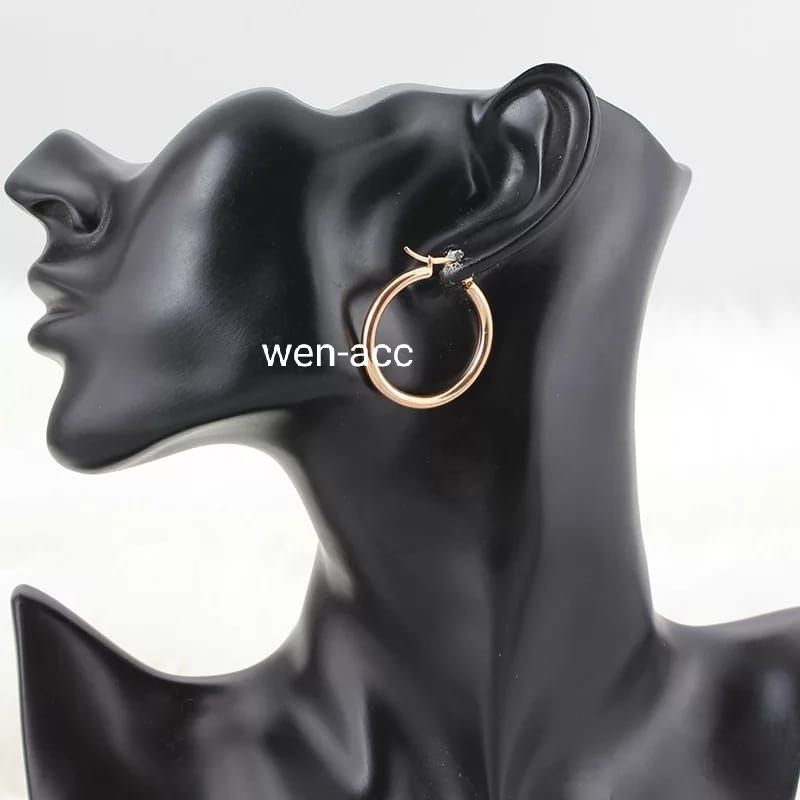 Anting Model Bulat Titanium Wanita