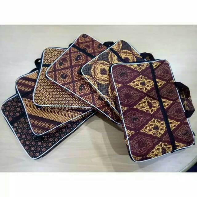 TAS LAPTOP BATIK UKURAN 12.14.16 INCH DALEM ADA SPON NYA