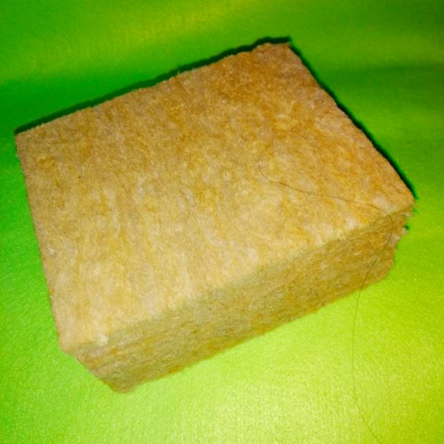 

Rockwool Cultilene media tanam hidroponik ukuran 10x15x7,5 dan potongan 2,5x2,5x2,5 khusus J&T
