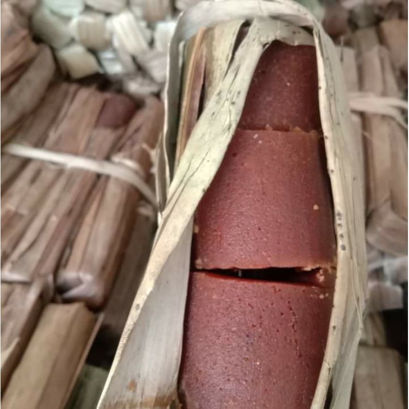 

gula aren 1 kg asli 100% di bungkus daun .