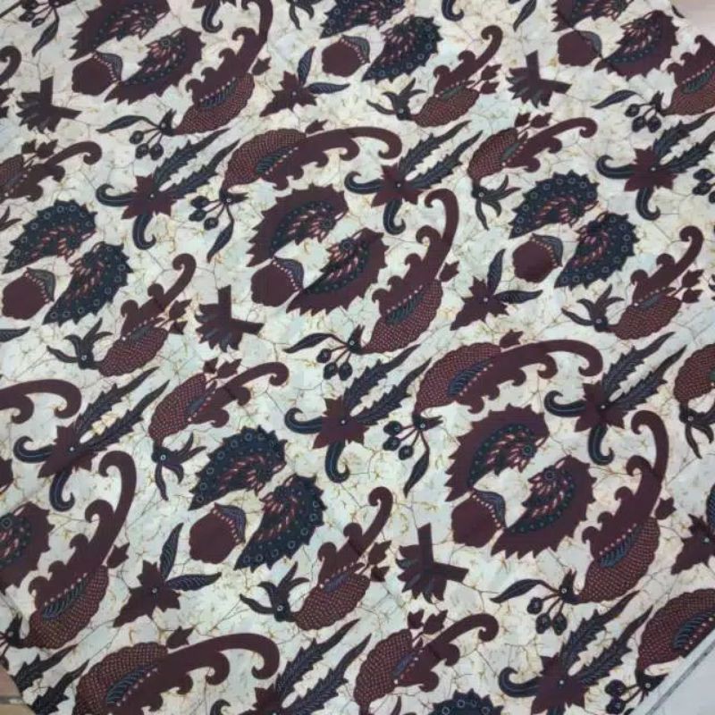 kain batik solo motif sayap garuda warna dasar putih tulang