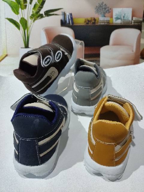 SEPATU BABY BOOT TERLARIS