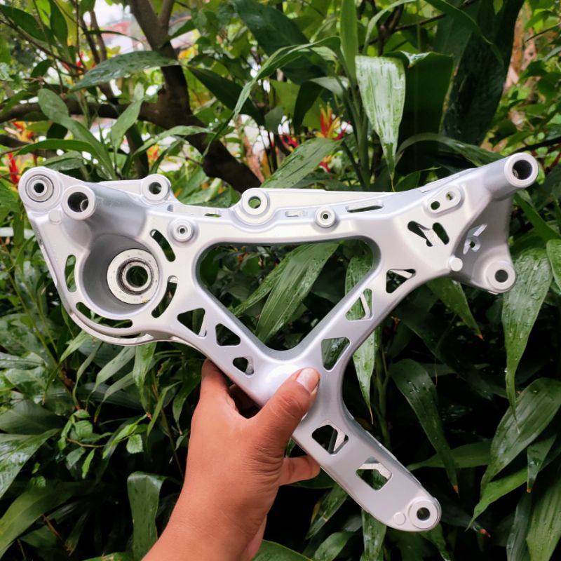 ARM XMAX CUSTOM REAR ARM ASSY XMAX CUSTOM ARM BOLONG ARM COAK ORI ORIGINAL YAMAHA