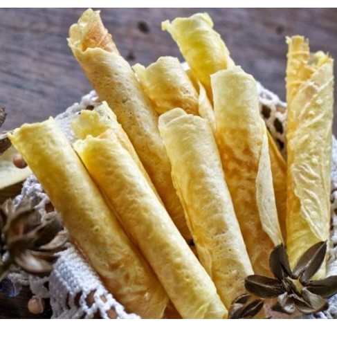 

BUTTER EGGROLLS DELANGGU KUE KERING EGG ROLL BOX ISI 8 BUNGKUS