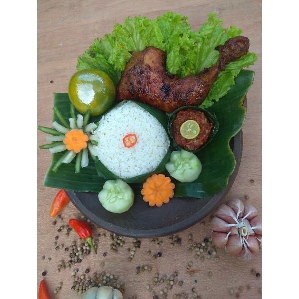 

Paket Ayam Bakar Enak Joss, ( Ayam bakar lalapan+nasi + sambel + sayur )