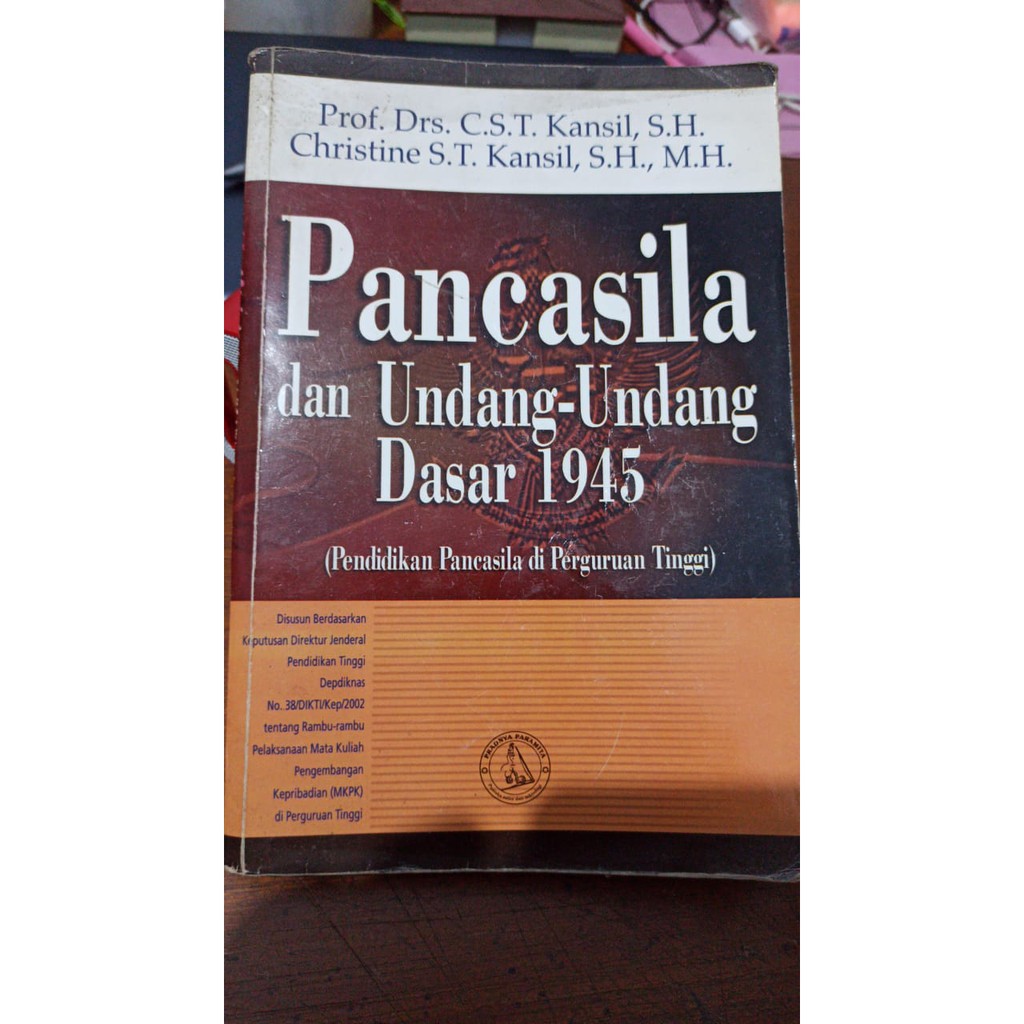 Buku Pancasila dan UUD 1945