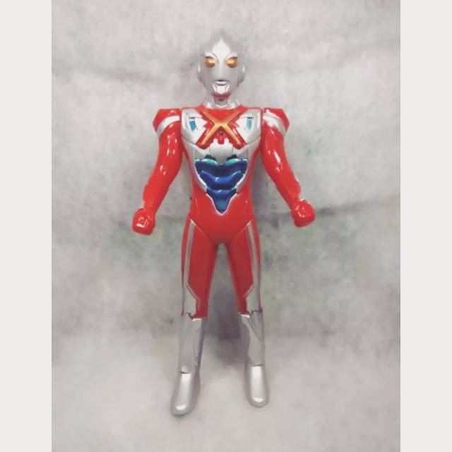 ULTRAMAN X  LAMPU +SUARA  /MAINAN ANAK ROBOT ULTRAMAN