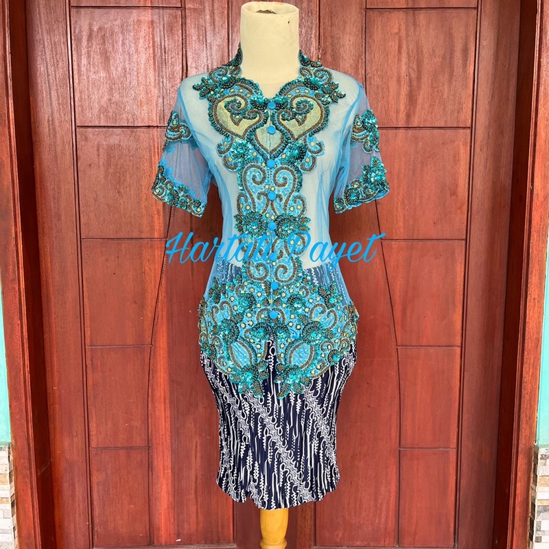 Kebaya Setelan Tangan Pendek/Kebaya Pagar Ayu/Kebaya Natal