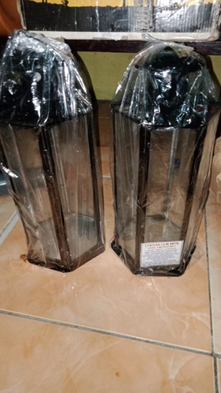 Lentera Lilin Pawn Black