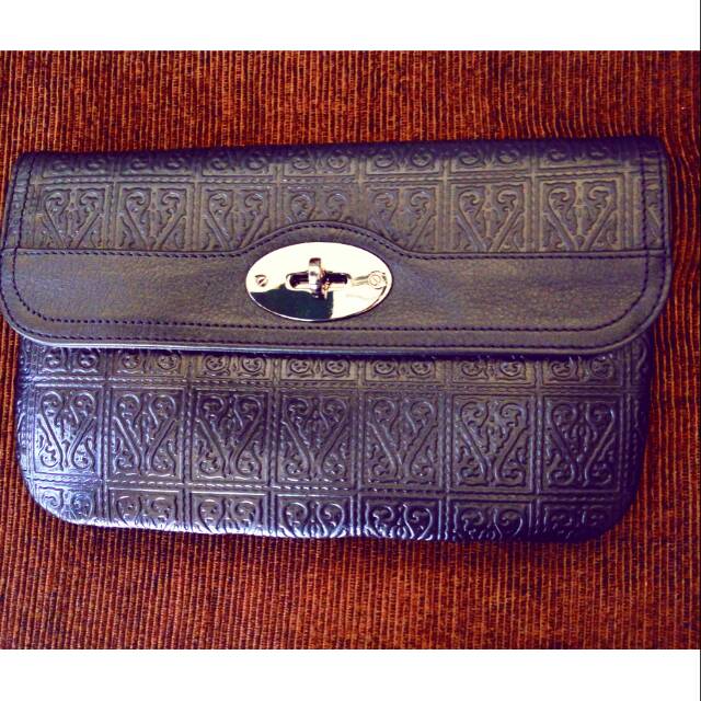 Berliano foldover gorga batak hitam