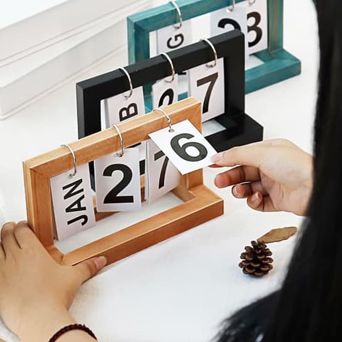 

Grosir Pelender Coklat | kalender calendar meja unik cantik shabby kayu hias Keren