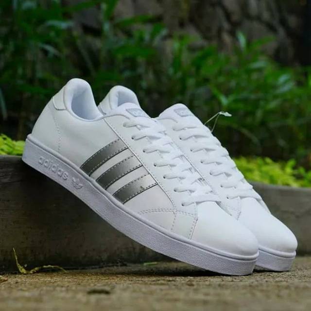 Adidas Neo Baseline