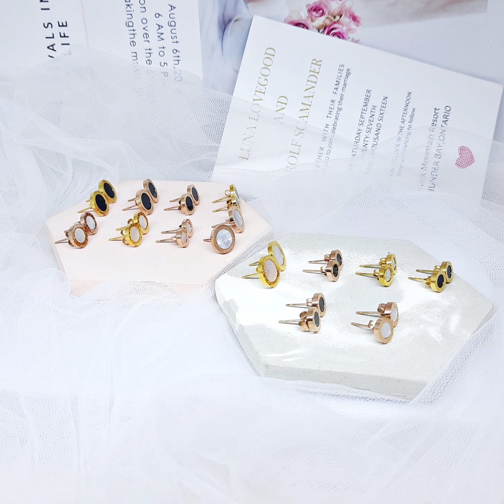 Anting TusukTitanium Bulat Hitam Romawi Polos Rose Gold - BE350