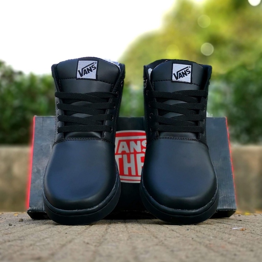 Sepatu Pria Sneakers Boots Hitam Polos Sepatu Pria Keren Buat Gaya