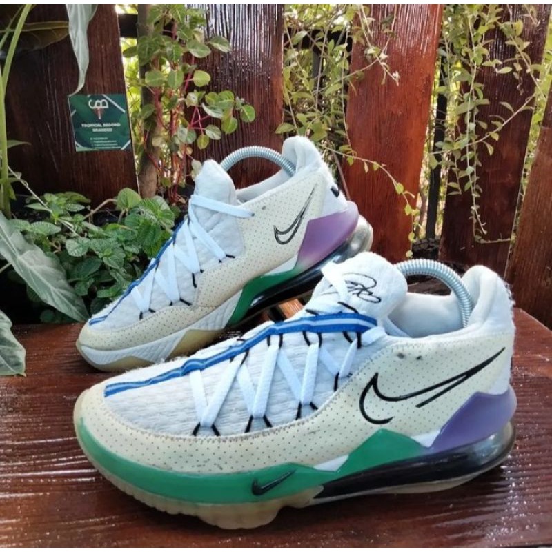 Nike Lebron XVII Low