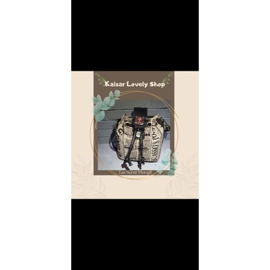 Tas serut Motif koran