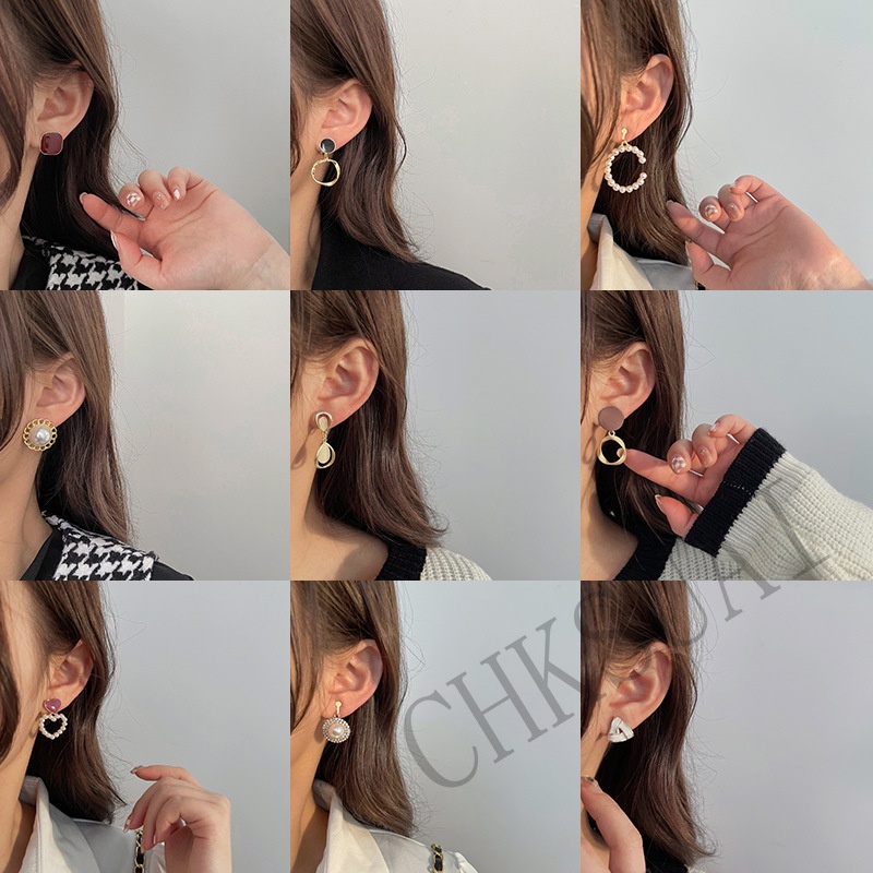 Anting Klip Tanpa Tindik Bahan 925 Silver Hias Mutiara Gaya Retro Korea Untuk Wanita