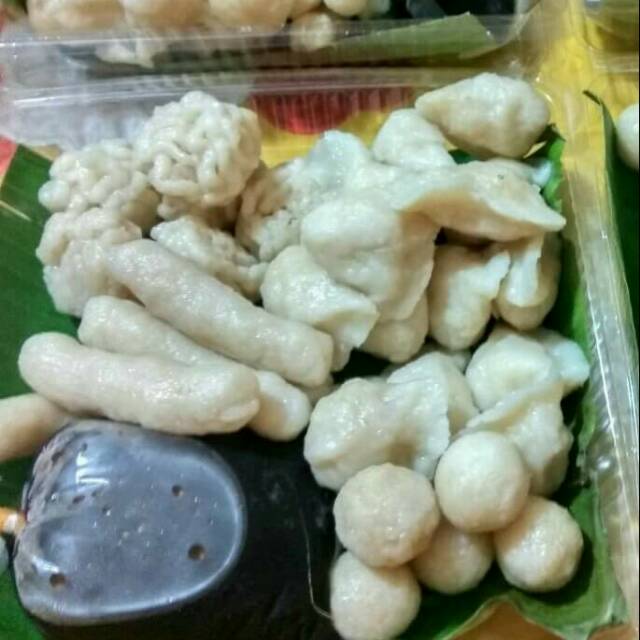 

Pempek paket campur ikan tenggiri