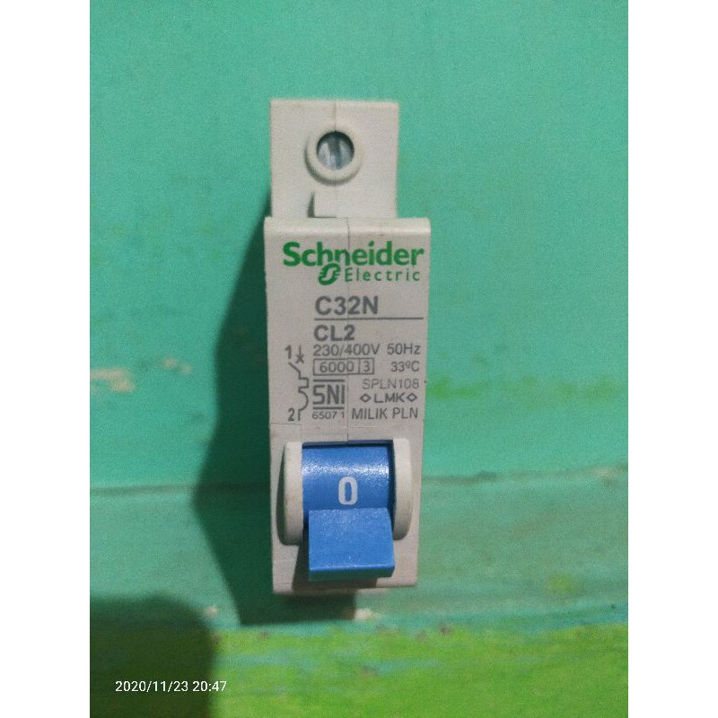 MCB Schneider biru 2a