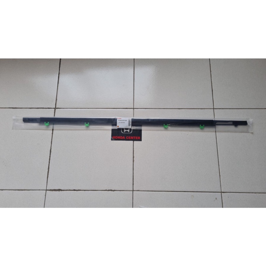 pelipit karet kaca luar crv gen4 rm 2013 2014 2015 2016 2017 depan kiri depan kanan 72450-T0A-A01 72410-T0A