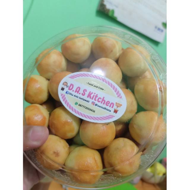 

Nastar selai nanas toples setengah kilo