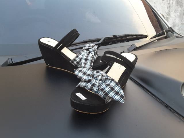 (COD) SENDAL WEDGES DV122 HITAM (REALPICT GESER)