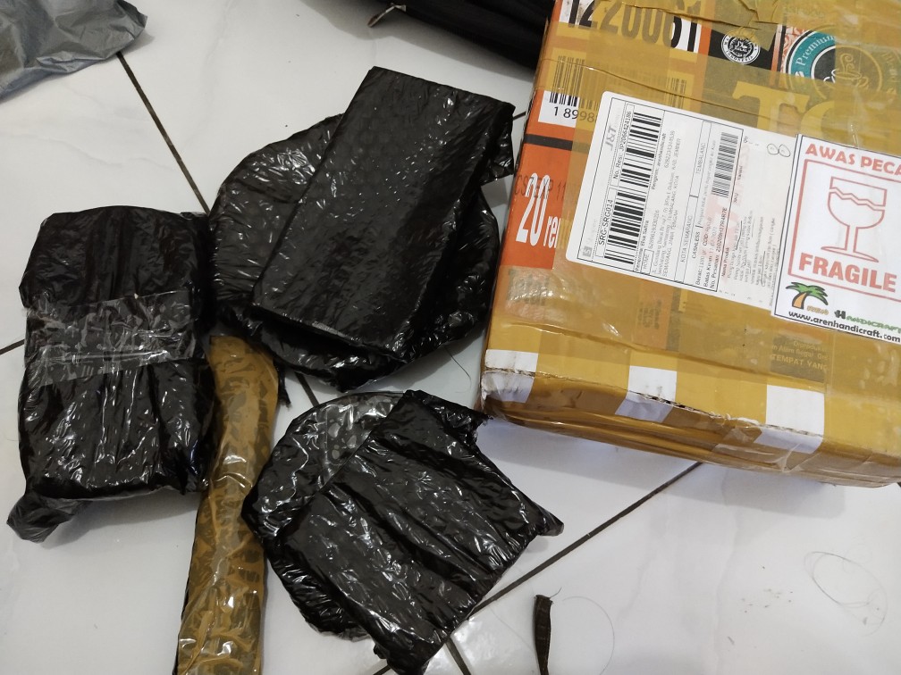 Piring Bunga Kayu Jati 19 Cm