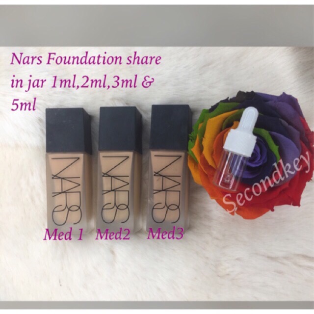 Share in jar NARS ALL DAY LUMINOUS WEIGHTLESS FOUNDATION