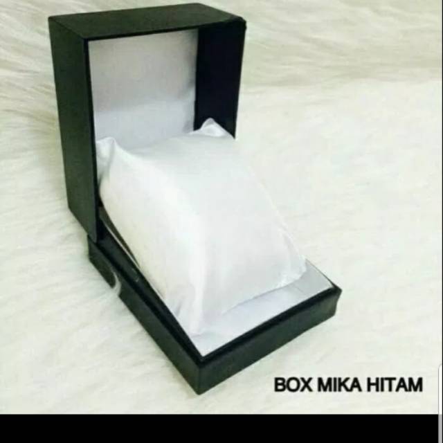 Box mika hitam