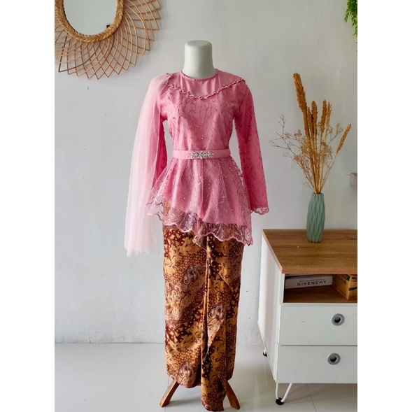 Kebaya wisuda/kebaya audia/kebaya