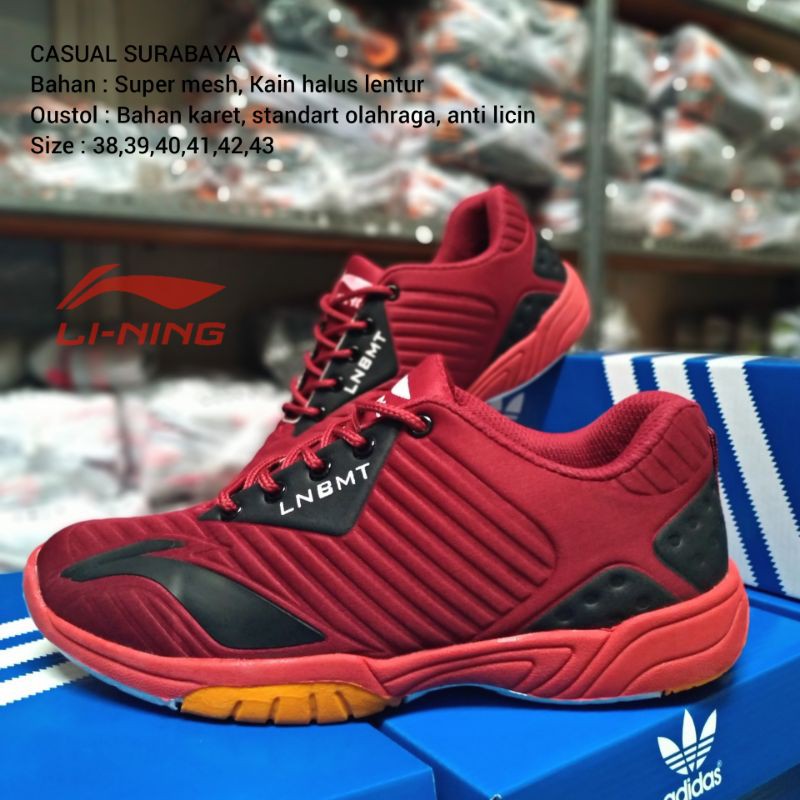 Sepatu Badminton Lining Merah Maroon Olahraga