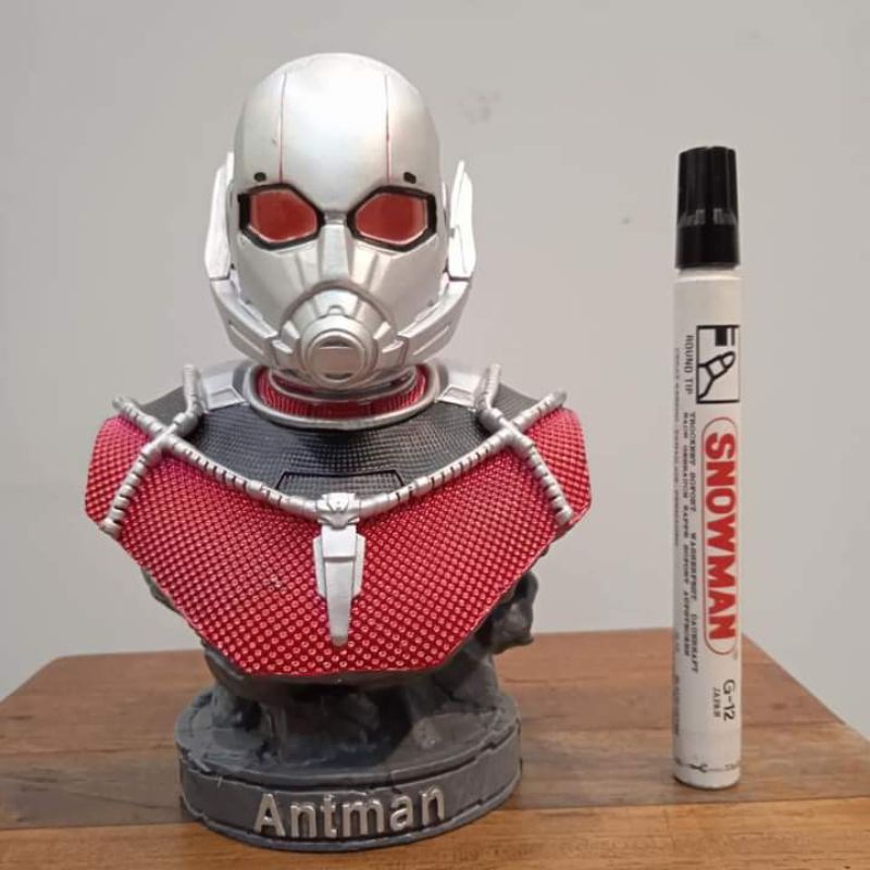 Mainan static figureBust antman
Antman marvel avengers
Detail bagus