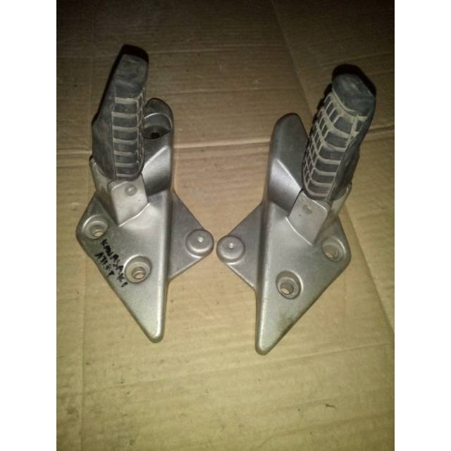 Foot step dudukan step belakang kawasaki athlete