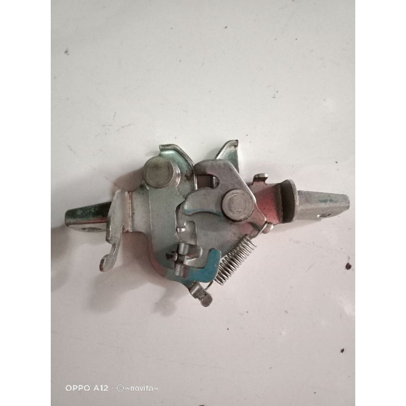 rumah kunci jok belakang Vario 125 original