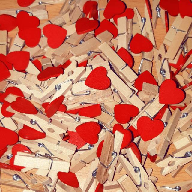 

WOODEN CLIP 3,5CM MOTIF RED LOVE PER PCS