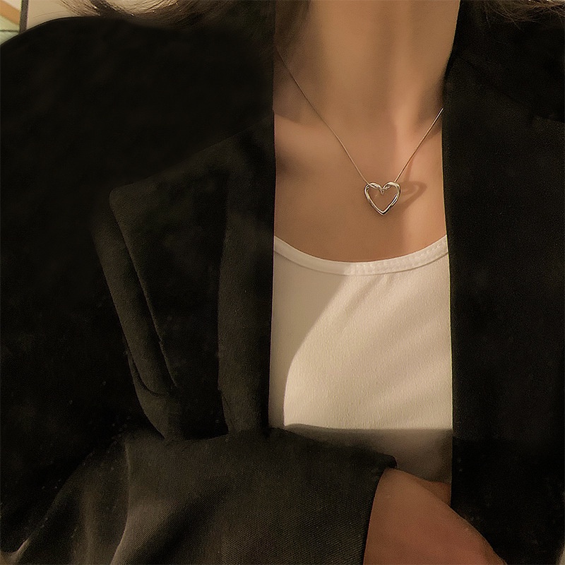 Kalung Choker Rantai Klavikula Liontin Hati Bahan Titanium Steel S925 Silver Gaya Korea Untuk Wanita