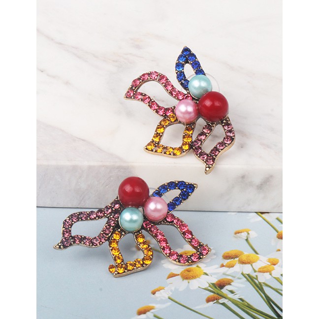 LRC Anting Tusuk Fashion Color Petal-studded Pearl Stud Earrings F6766X