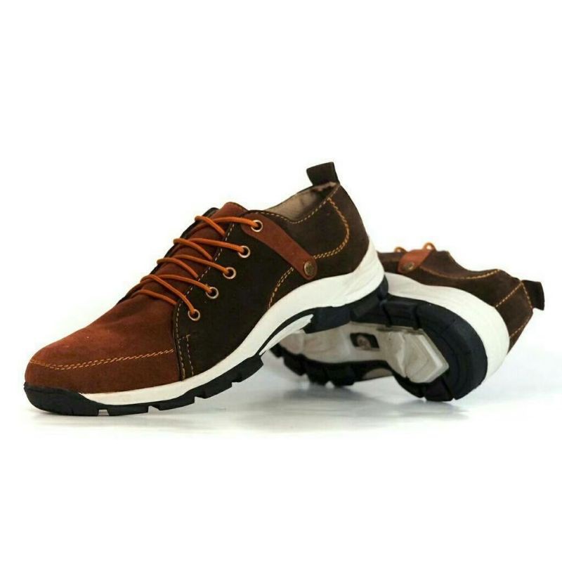 Sepatu casual sneakers kasual kulit asli premium kickers