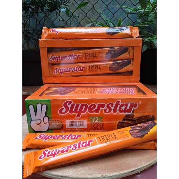 

Wafer Super Star Triple Chocolate ( 1 box isi 12pcs )