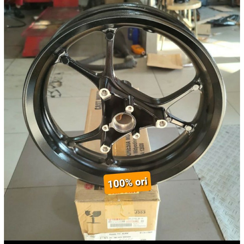 VELG PELEK PELAK DEPAN NEW NMAX HITAM ORI YAMAHA B6H F5168 00 33