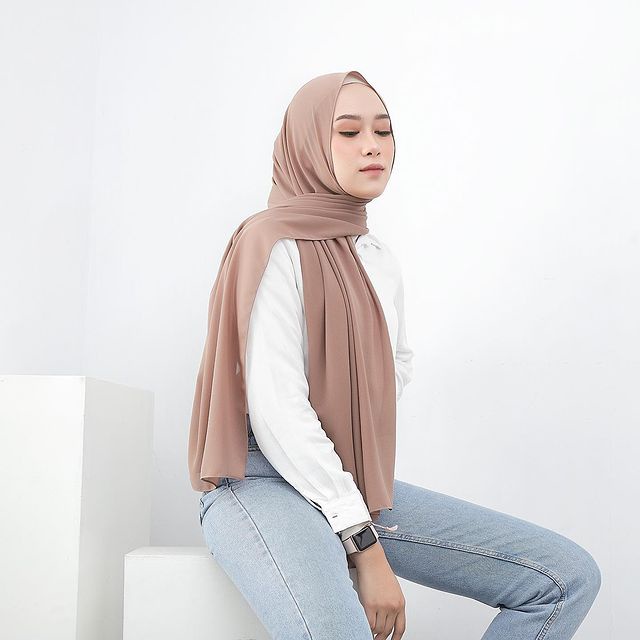 𝗖𝗮𝗿𝗲.𝗶𝗻 Pashmina Lozy Ceruty Babydoll 180x75cm (JAHIT TEPI) PREMIUM QUALITY-Moca