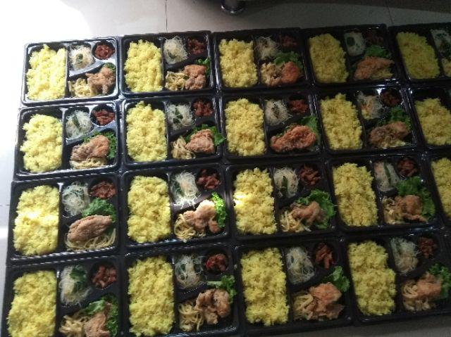 Mika Bento Tray Sendok Garpu 50pcs Lunch Box Makanan Kotak