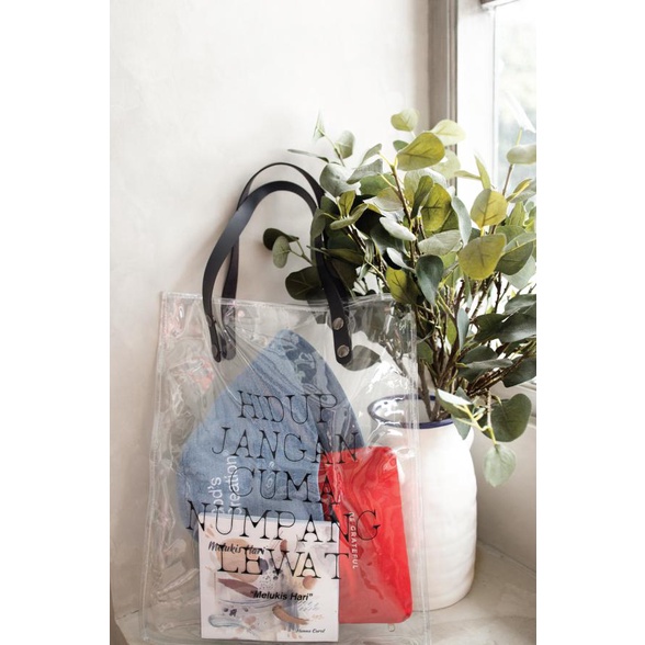 

Produk Melukis Hari Clear Totebag (Hanna Carol Official Merchandise) Terlaris