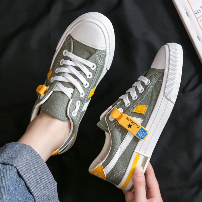 Sepatu Sneaker wanita  kode A15 Size 35.36.37.38.39.40