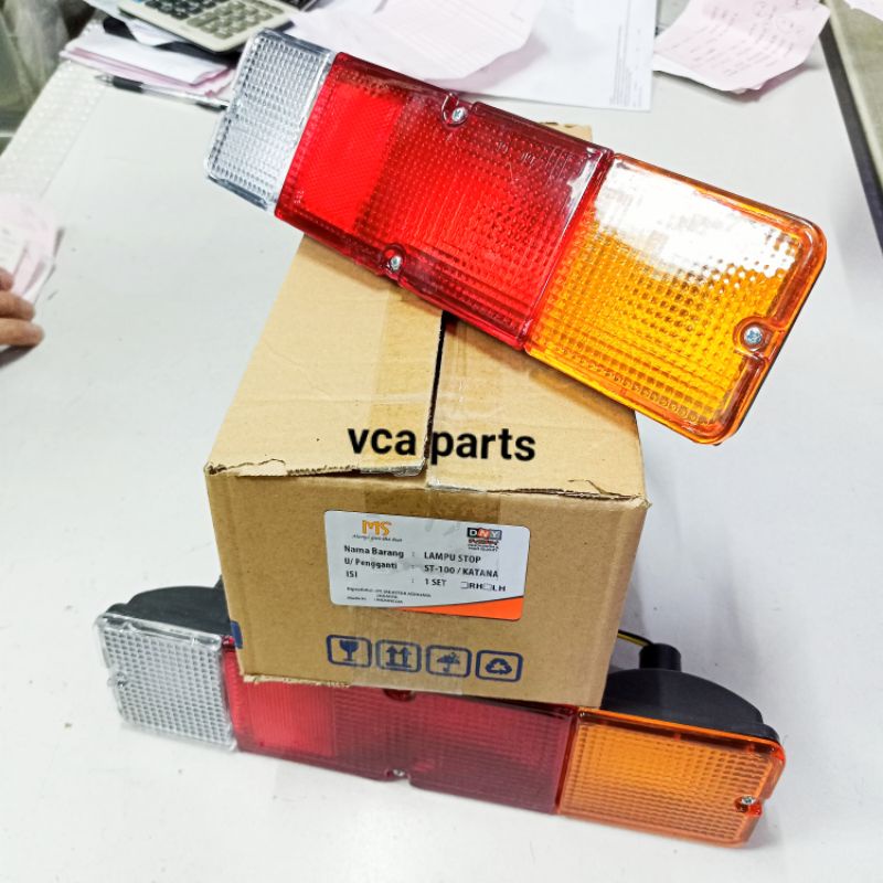 LAMPU STOP/LAMPU REM  BELAKANG SUZUKI CARRY ST 100 PICK UP/KATANA  1set (2pcs) MERK DNY