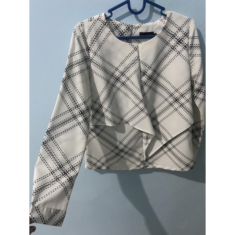 Preloved baju kerja, atasan wanita, baju muslim, baju bekas the executive