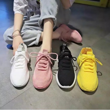 Sepatu Sneakers Wanita RI 09