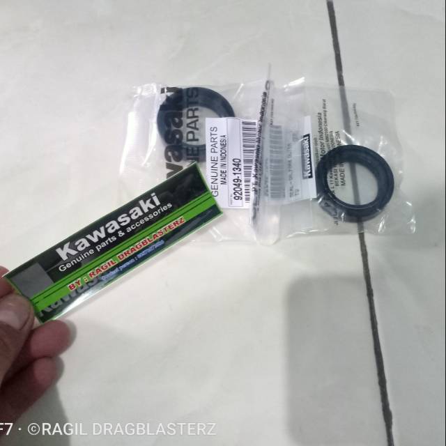 Sil shock seal shock depan dalam ninja r ninja ss new ninja rr ninja rr old original Kawasaki