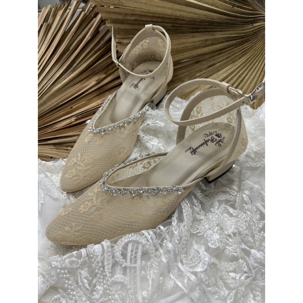 sepatu wanita azwina cream tali 3cm kaca